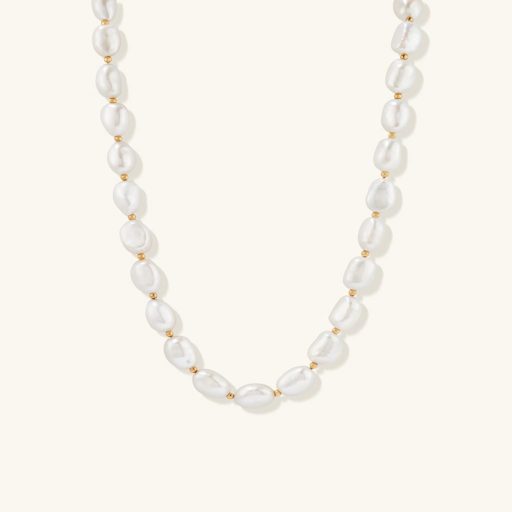 allykraw Spring trends 2021 jewellery choices mejuri bold pearl necklace