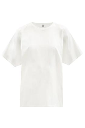 allykraw ultimate summer wardrobe staples toteme white t-shirt