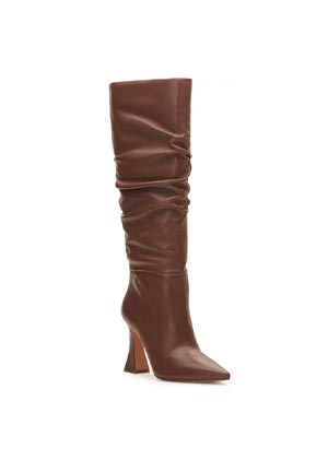 Knee-high slouchy brown leather winter boots