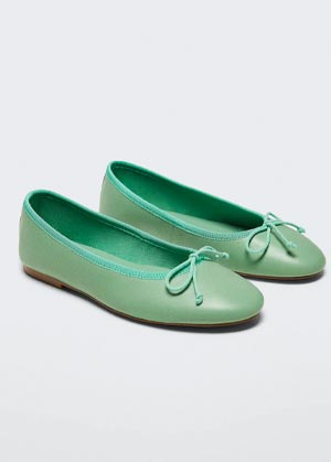 Flat Shoe Trends Summer 2022: Green ballerina Flats with bows